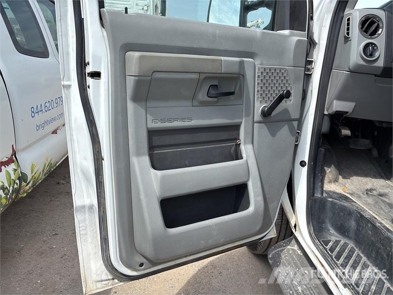 Ford E-350 Preču pārvadāšanas furgoni