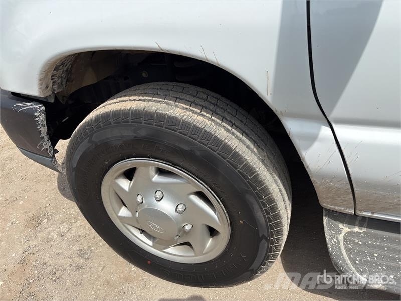 Ford E-350 Preču pārvadāšanas furgoni