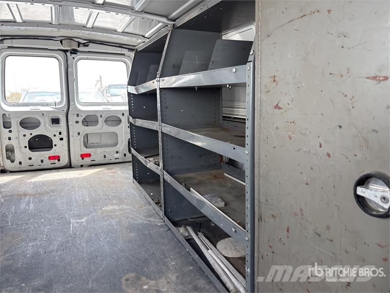 Ford E-350 Preču pārvadāšanas furgoni