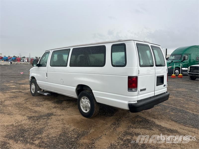 Ford E-350 Busy / Vany