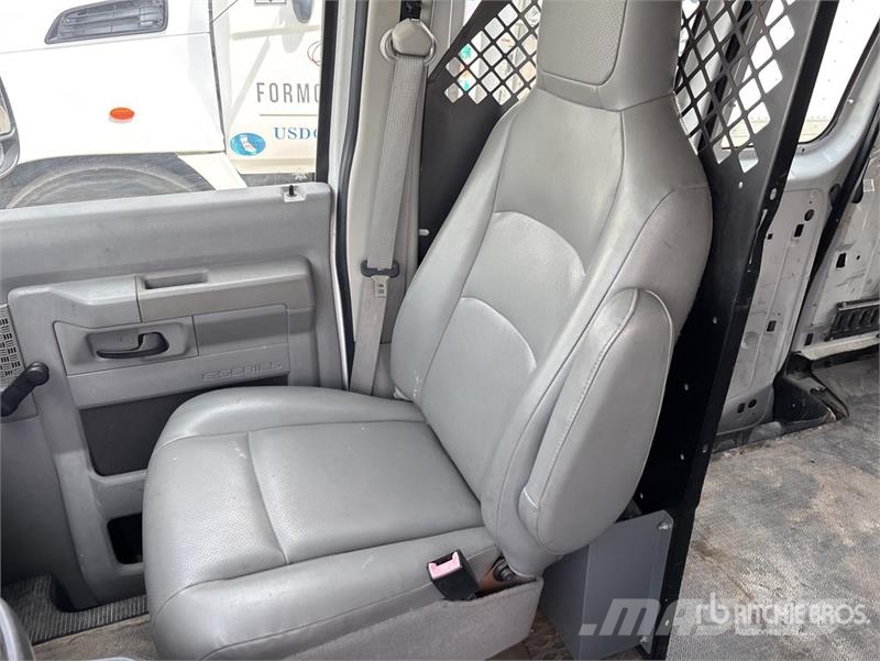 Ford E-350 Preču pārvadāšanas furgoni