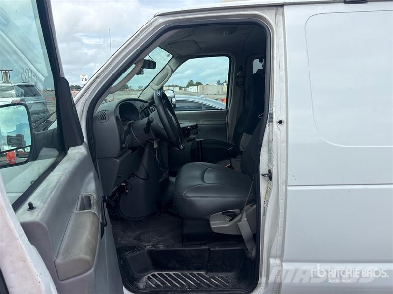 Ford E-350 Dostavna vozila / kombiji