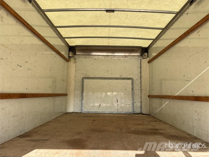 Ford E-350 4x2 Van Truck Camiones con caja de remolque