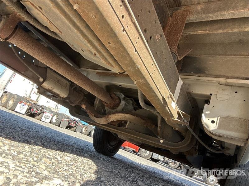 Ford E-350 4x2 Van Truck (Inoperable) Dobozos teherautók