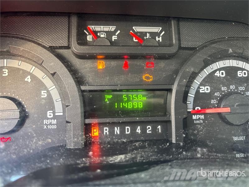 Ford E-350 4x2 Van Truck Грузовики-Фургоны
