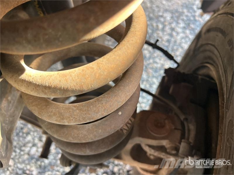 Ford E-350 4x2 Van Truck (Inoperable) Dobozos teherautók