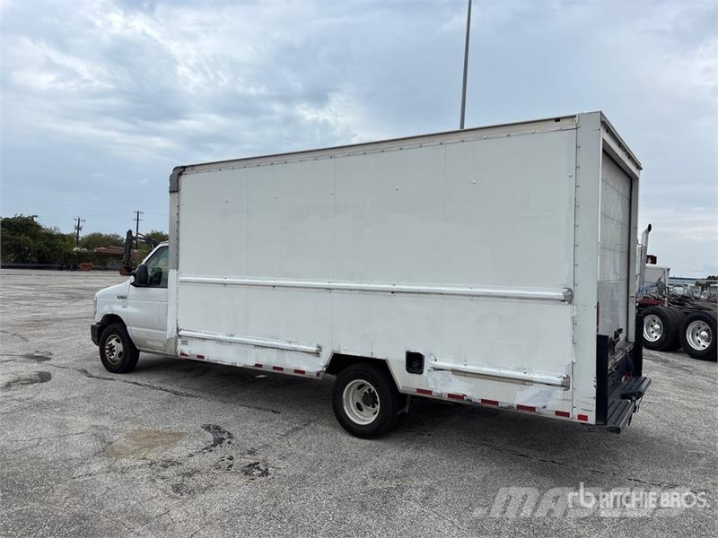 Ford E-350 4x2 Van Truck Грузовики-Фургоны