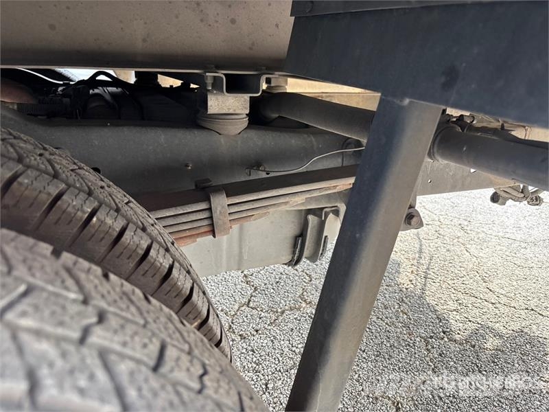Ford E-350 4x2 Van Truck Грузовики-Фургоны