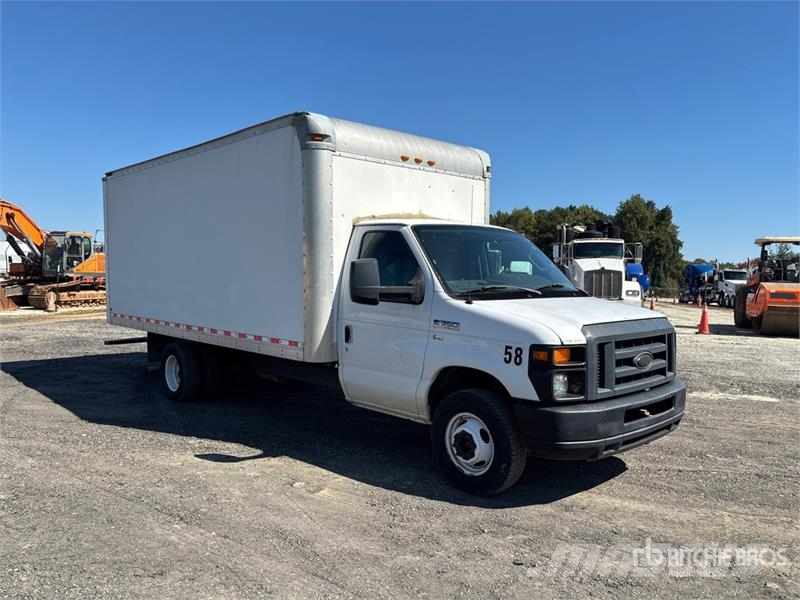 Ford E-350 4x2 Van Truck Furgons