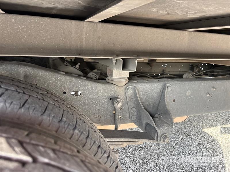 Ford E-350 4x2 Van Truck Грузовики-Фургоны