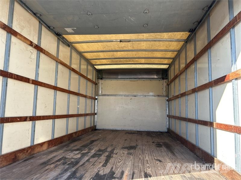 Ford E-350 4x2 Van Truck (Inoperable) Dobozos teherautók