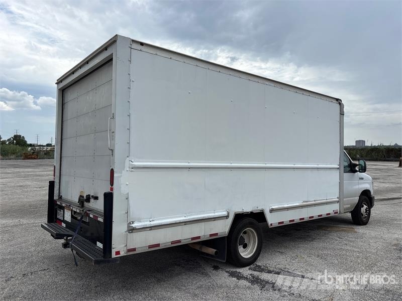 Ford E-350 4x2 Van Truck Грузовики-Фургоны