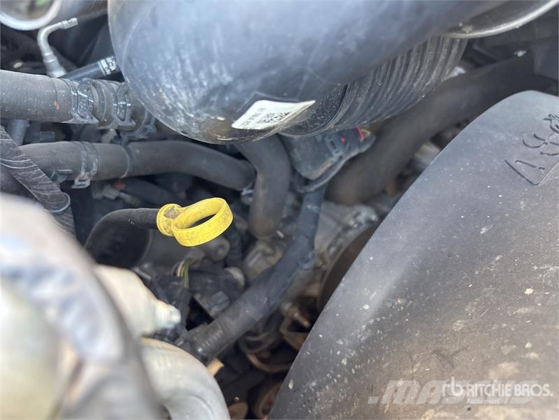 Ford E-350 4x2 Van Truck Camiones con caja de remolque