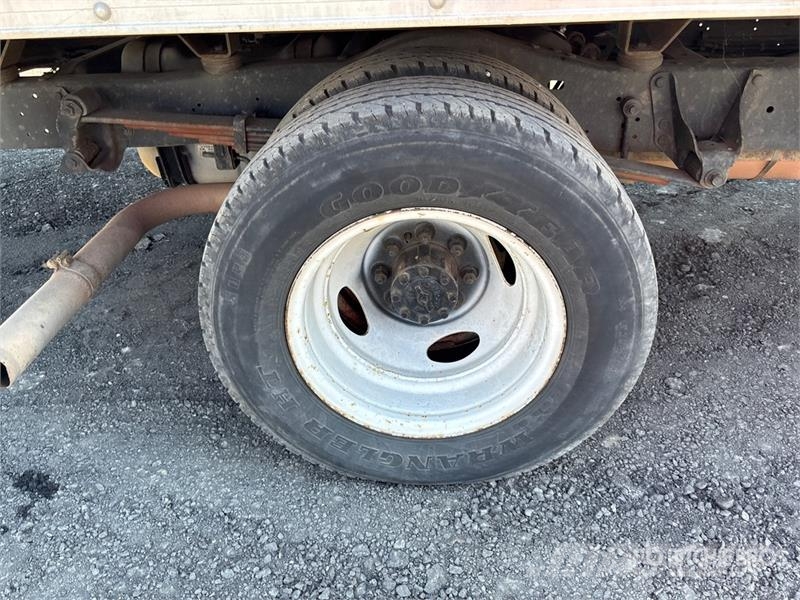 Ford E-350 4x2 Van Truck Furgons