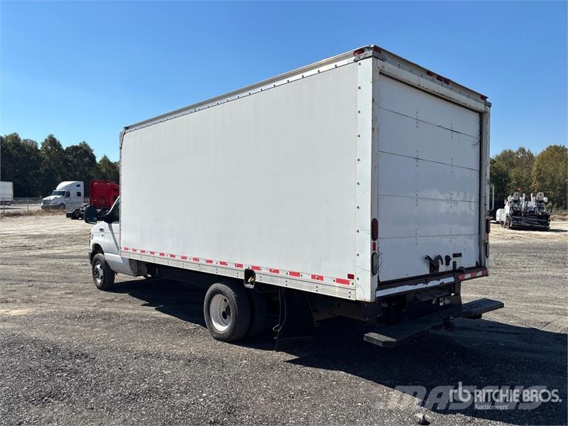 Ford E-350 4x2 Van Truck Furgons