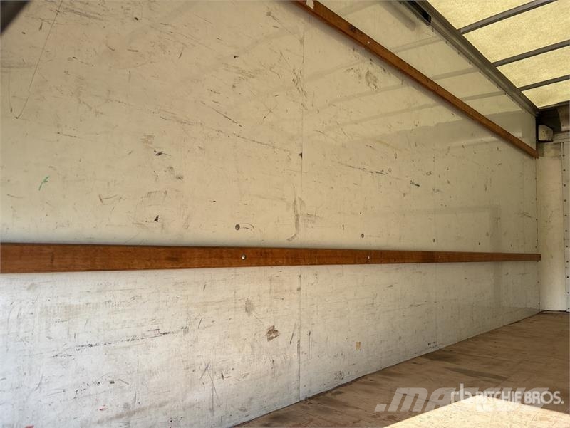 Ford E-350 4x2 Van Truck Camiones con caja de remolque
