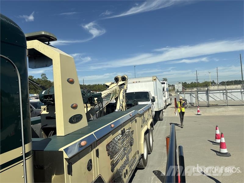 Ford E-350 4x2 Van Truck (Inoperable) Dobozos teherautók