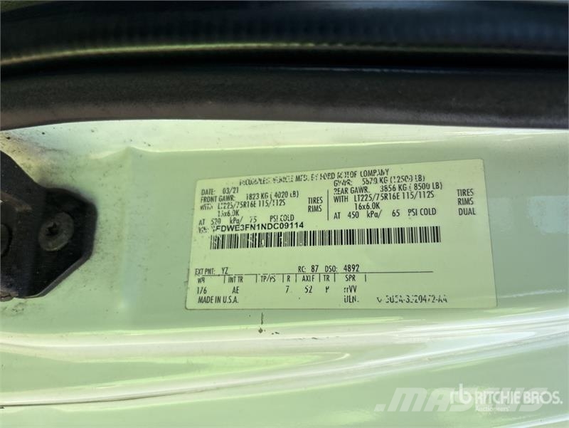 Ford E-350 4x2 Van Truck Camiones con caja de remolque