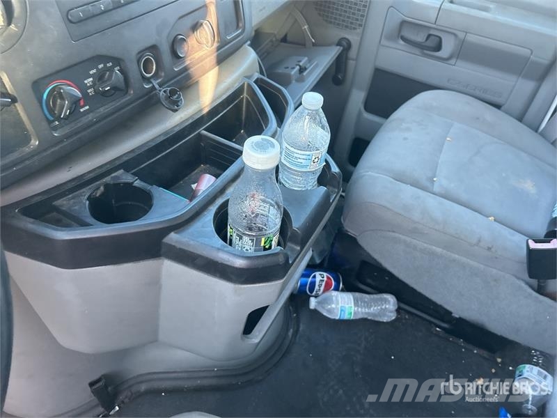 Ford E-350 4x2 Van Truck (Inoperable) Φορτηγά Κόφα