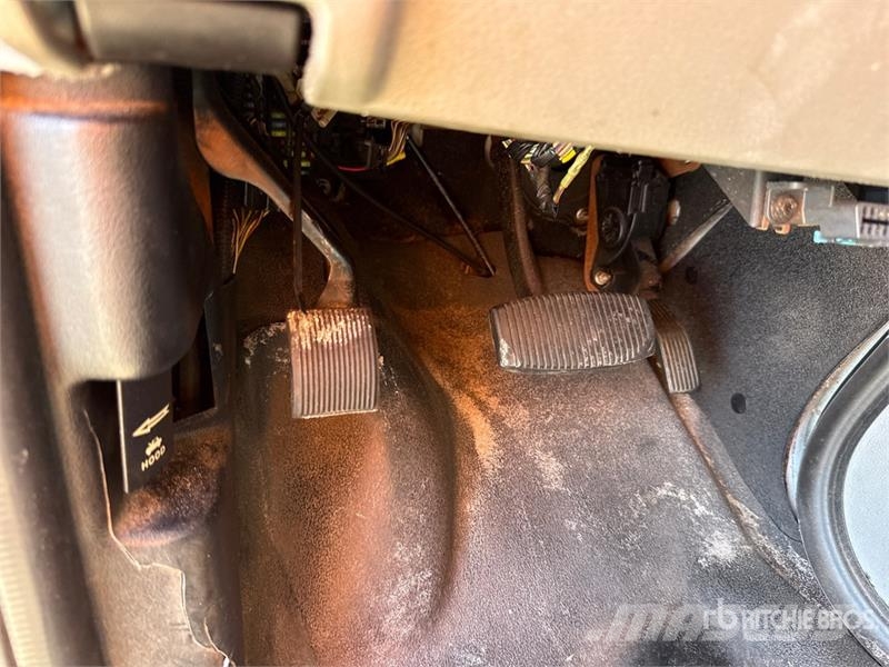Ford E-350 4x2 Van Truck (Inoperable) Camion Fourgon