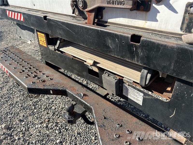 Ford E-350 4x2 Van Truck (Inoperable) Dobozos teherautók