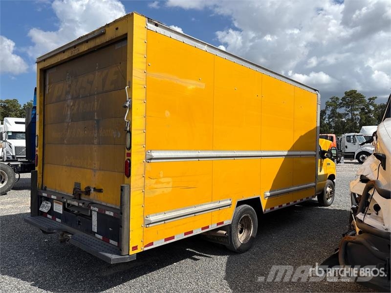 Ford E-350 4x2 Van Truck (Inoperable) Box body trucks