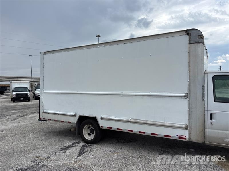 Ford E-350 4x2 Van Truck Грузовики-Фургоны