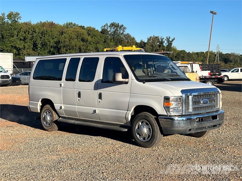 Ford E-350 6 Passenger Van 廂式貨物運輸車