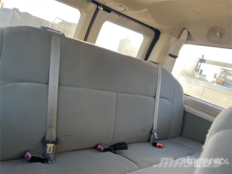 Ford E-350 6 Passenger Van 廂式貨物運輸車