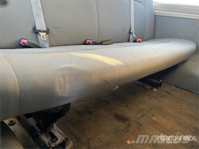 Ford E-350 6 Passenger Van 廂式貨物運輸車
