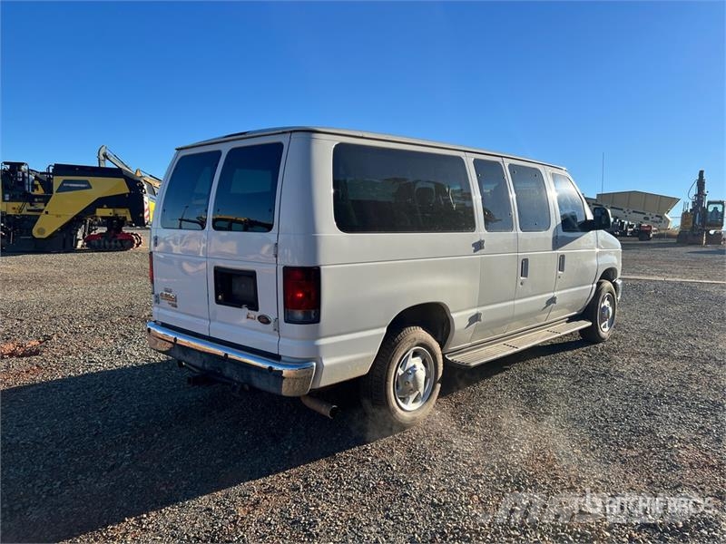 Ford E-350 6 Passenger Van 廂式貨物運輸車