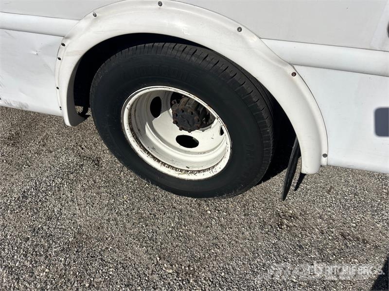 Ford E-350 Starcraft 4x2 12-Seat Mini Bus Mini buses