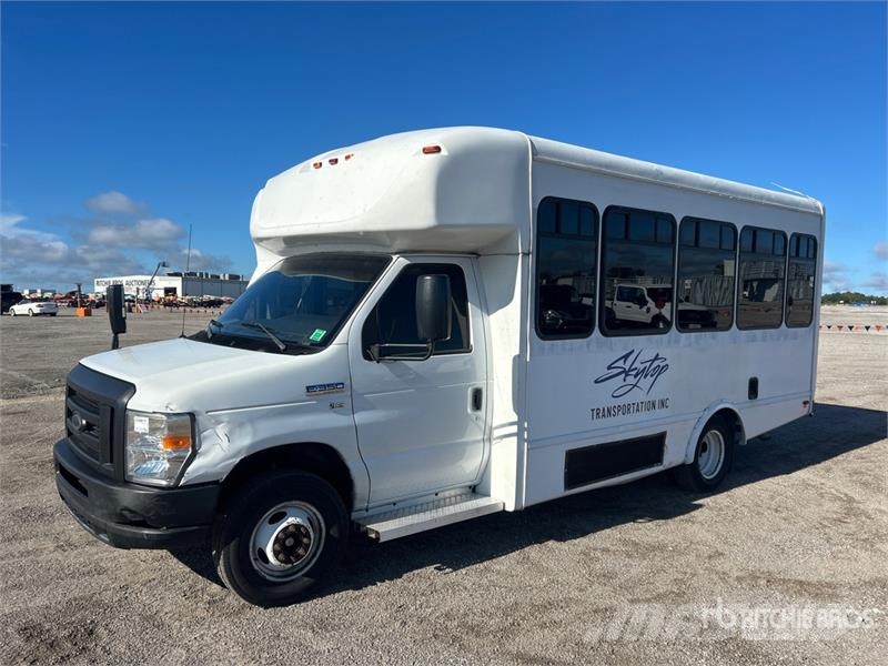 Ford E-350 Starcraft 4x2 12-Seat Mini Bus Mini buses