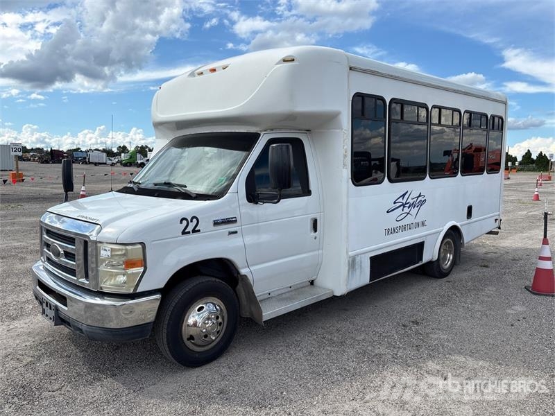 Ford E-350 Starcraft 4x2 13-Seat Mini Bus Mini-bus