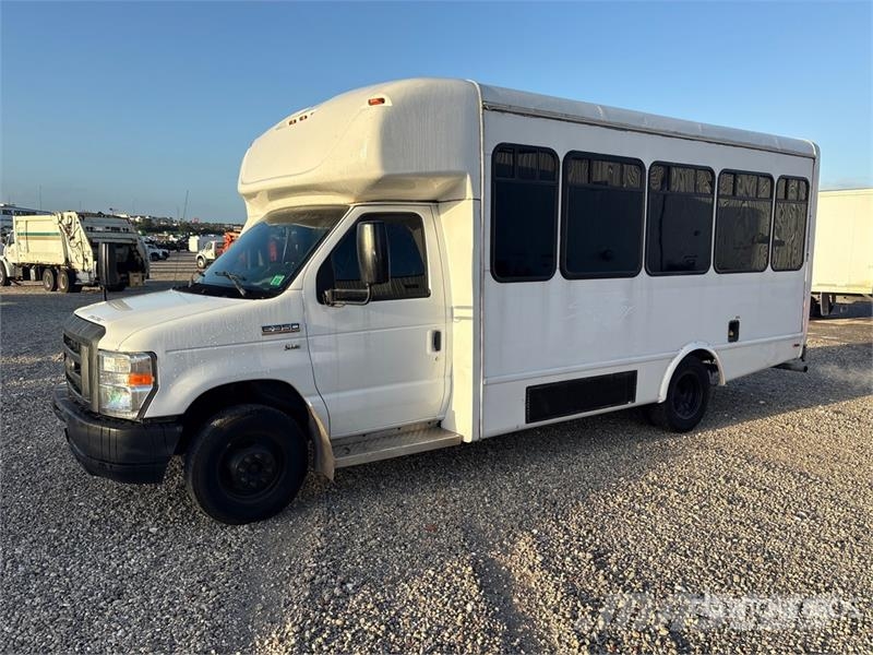 Ford E-350 Starcraft 4x2 5-Seat Transit Bus 迷你巴士