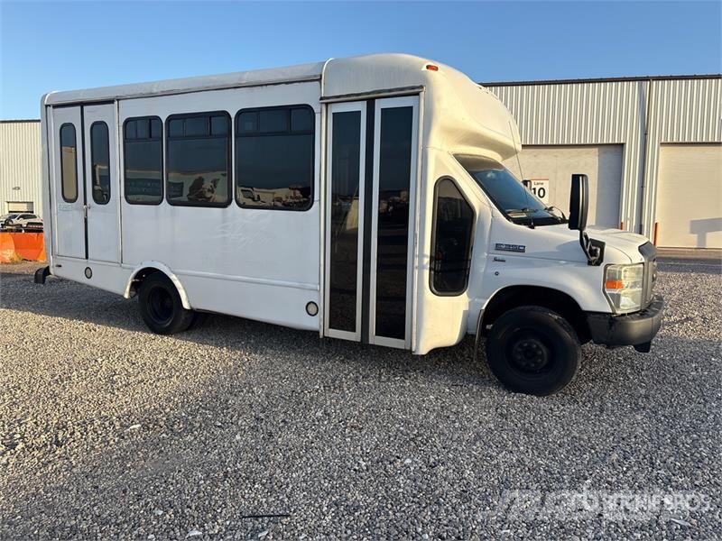 Ford E-350 Starcraft 4x2 5-Seat Transit Bus 迷你巴士