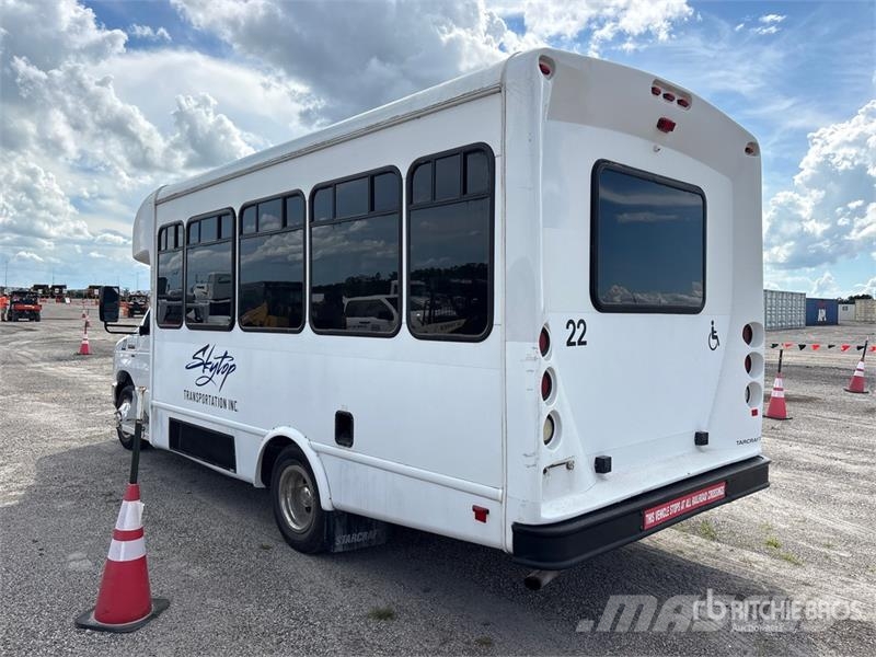 Ford E-350 Starcraft 4x2 13-Seat Mini Bus Mini-bus