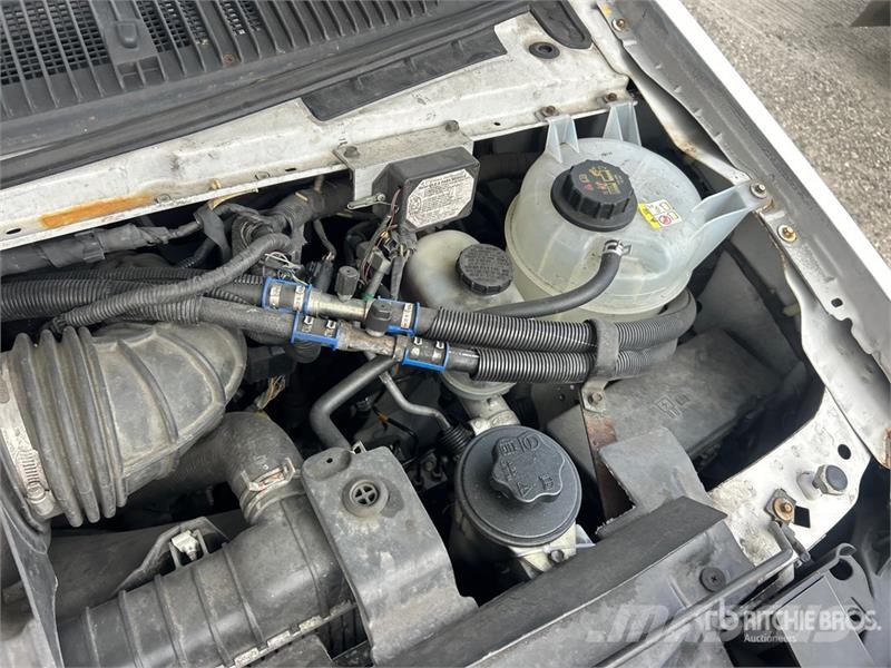 Ford E-350 Starcraft 4x2 5-Seat Mini Bus Mikroautobusi