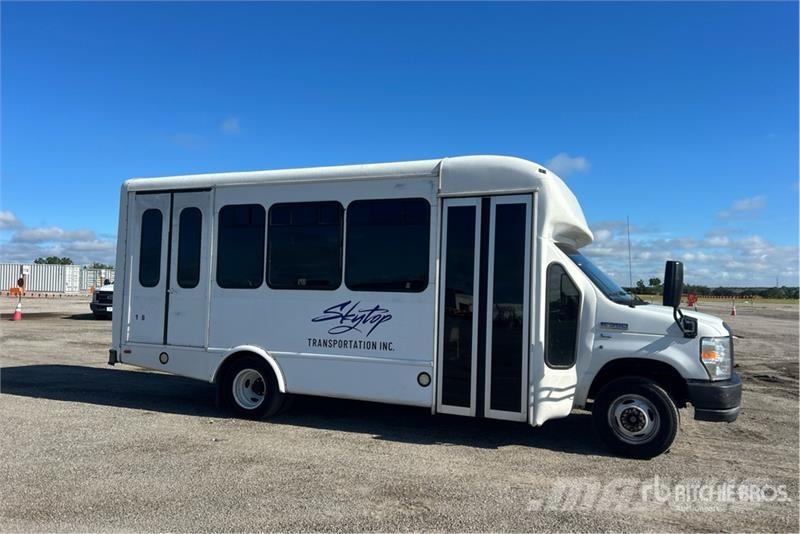 Ford E-350 Starcraft 4x2 12-Seat Mini Bus Mini buses