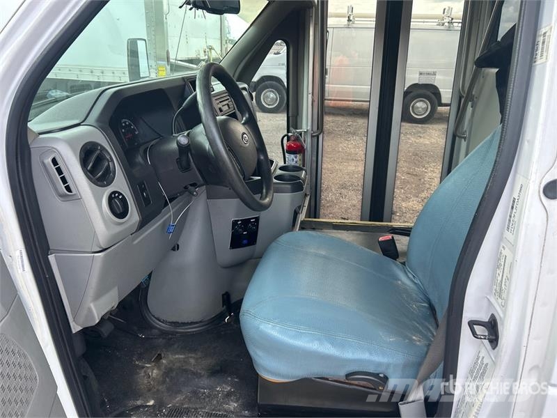 Ford E-350 Starcraft Bus Mini-ônibus