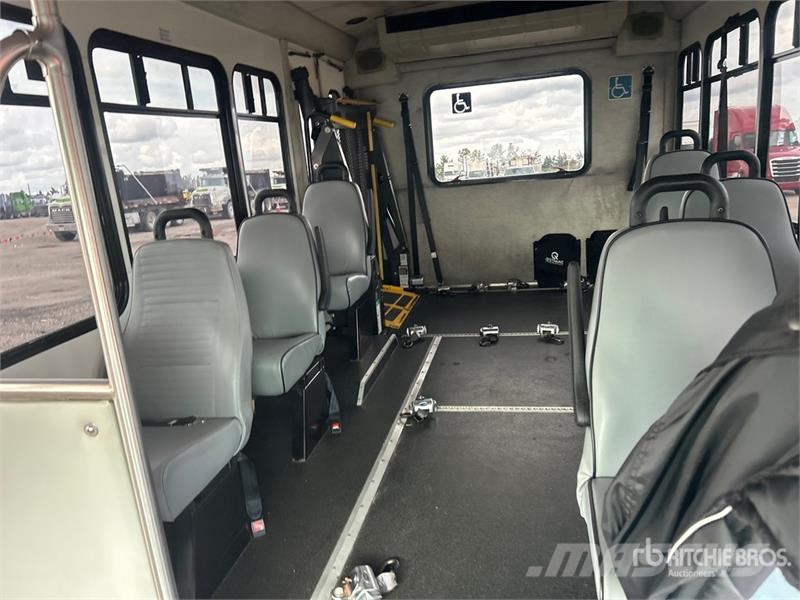 Ford E-350 Starcraft Bus Mini-ônibus