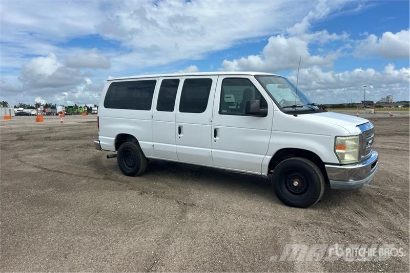 Ford E-350 Super Duty Dostavna vozila / kombiji