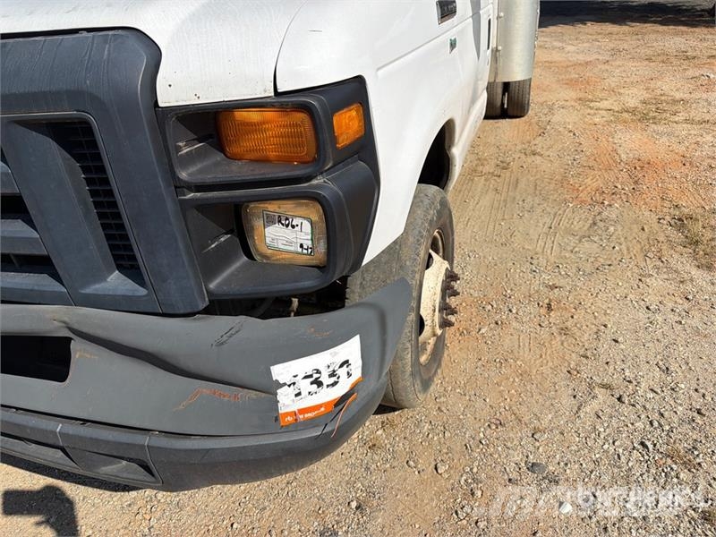 Ford E-350 Super Duty 4x2 Van Truck Sanduk kamioni