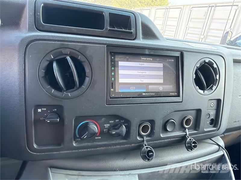 Ford E-350 Super Duty 4x2 Van Truck Sanduk kamioni