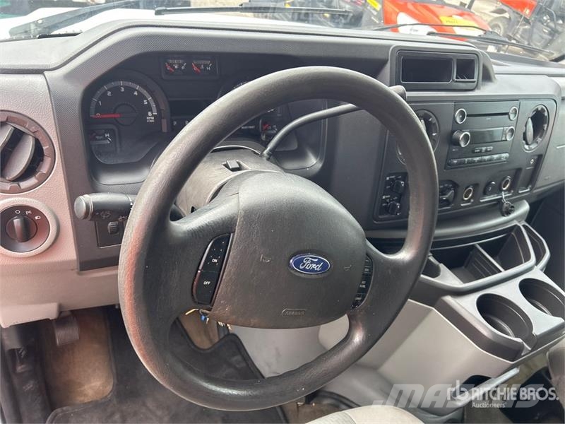 Ford E-350 Super Duty Dostavna vozila / kombiji