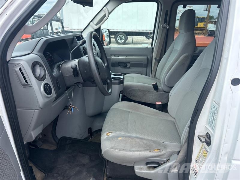 Ford E-350 Super Duty Dostavna vozila / kombiji