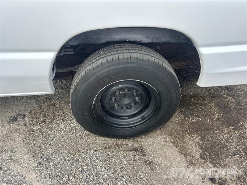 Ford E-350 Super Duty Dostavna vozila / kombiji