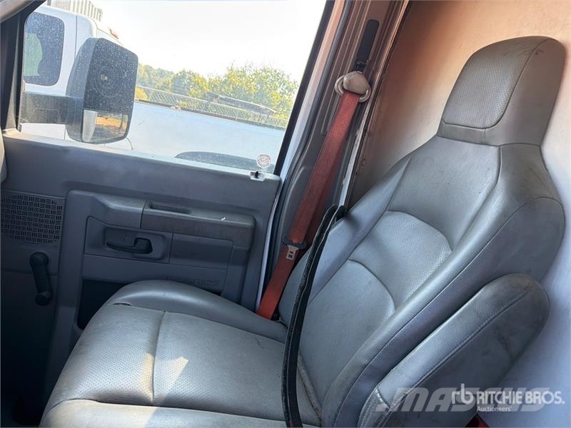 Ford E-350 Super Duty 4x2 Van Truck Sanduk kamioni