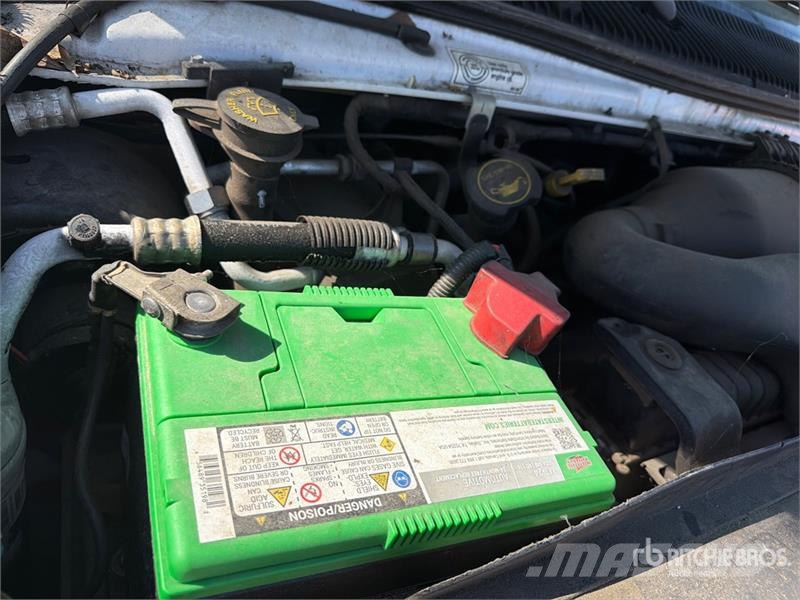 Ford E-350 Super Duty 4x2 Van Truck Sanduk kamioni