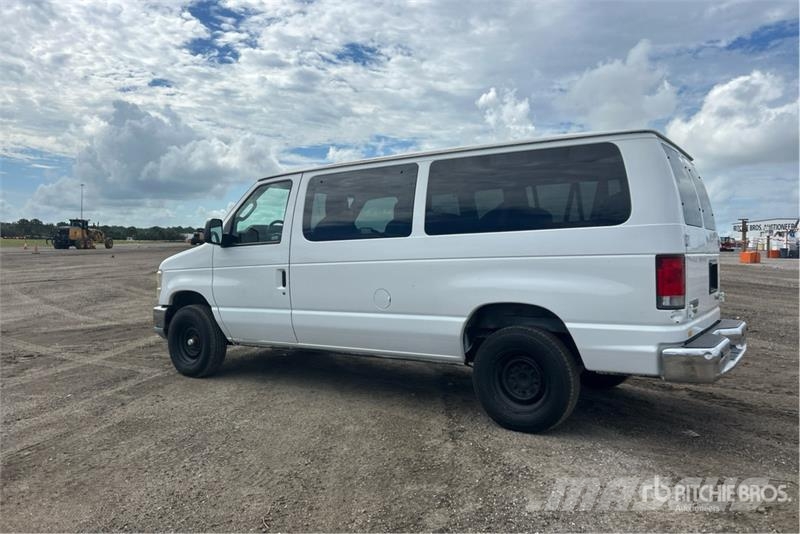 Ford E-350 Super Duty Dostavna vozila / kombiji
